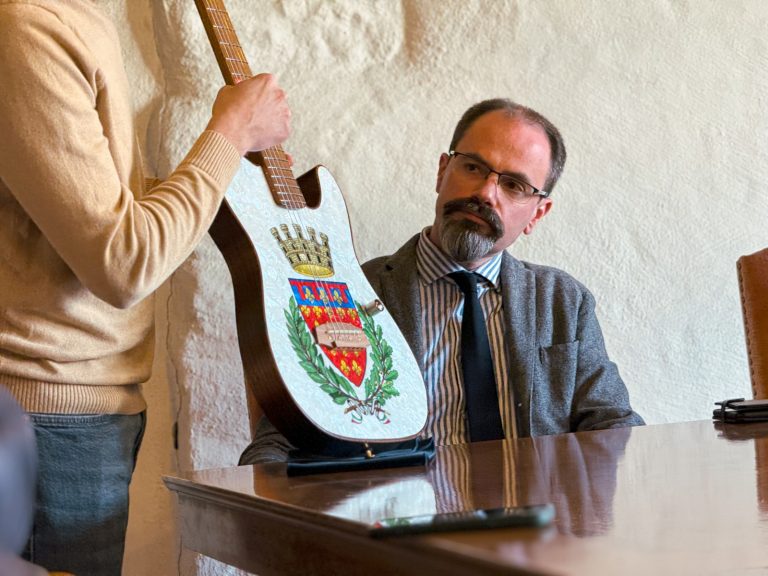 Prato’s twin city in Germany has a new guitar