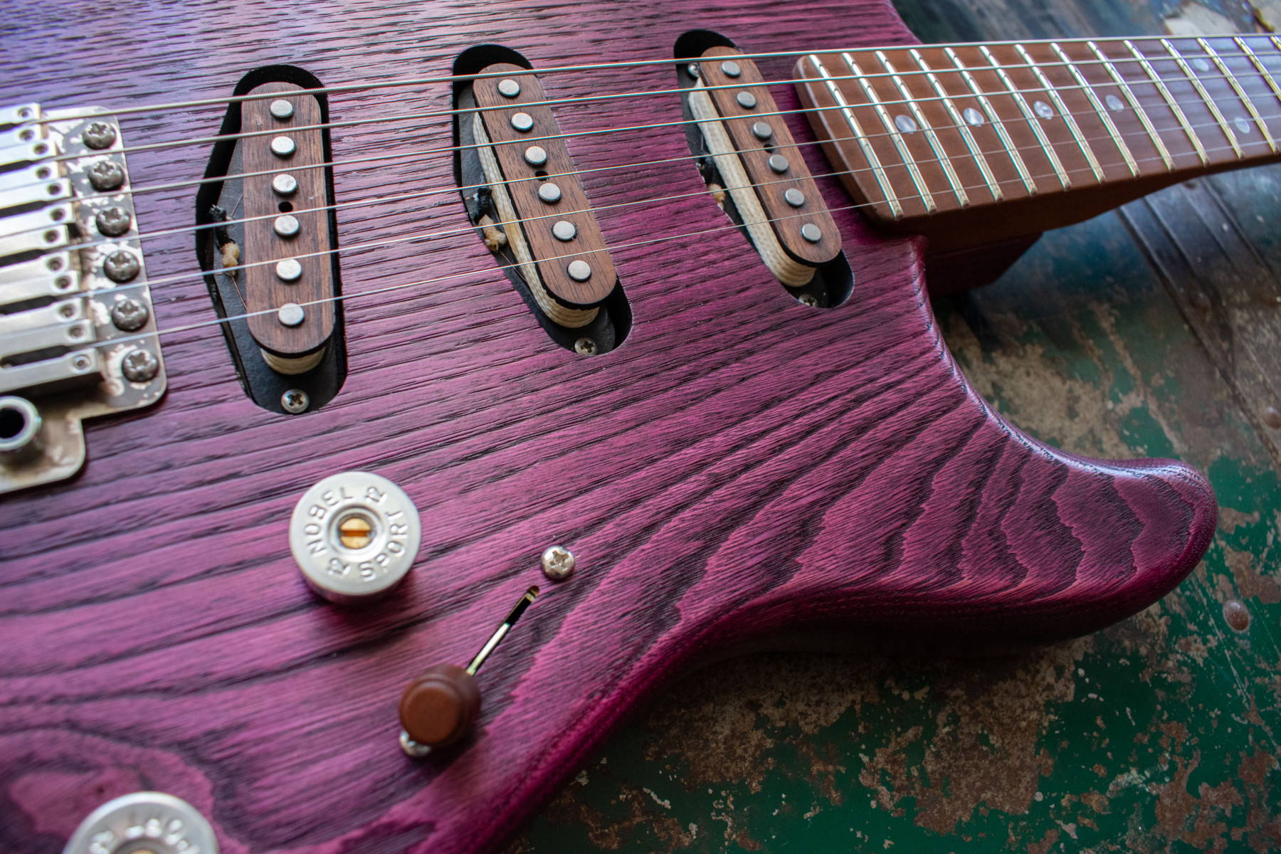 ALFA LOUNGE SSS 050 CHIANTI NO pickguard